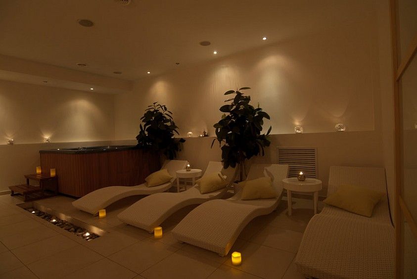 OIKOS -центр эксклюзивных итальянских декоративных красок