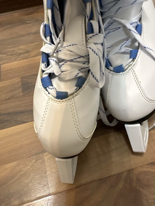 Коньки для девочки.