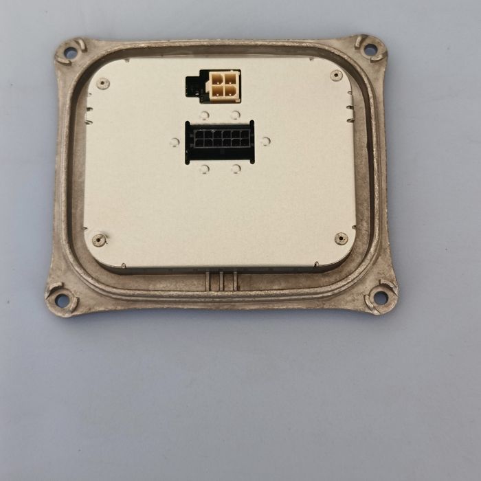 Баласт модул за фар/дневни светлини led на Mercedes W221 фейс 2009-