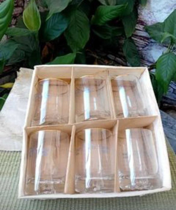 Стъклени ретро чаши, сервизи, гарафа