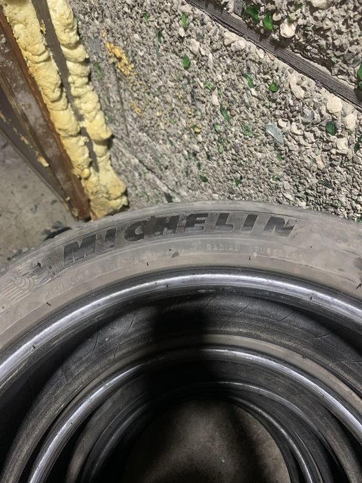 Продам летнию резину 215/45/17