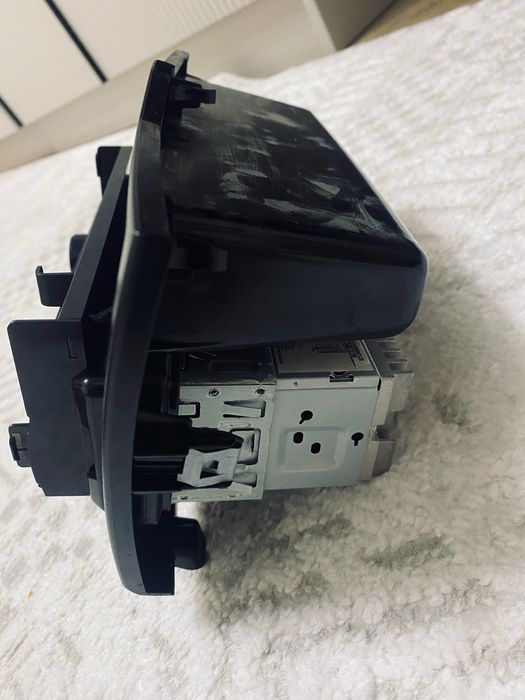 Продаю автомагнитоллу для Лада Гранты