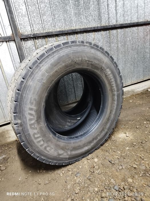 Продам шины безкамерные.