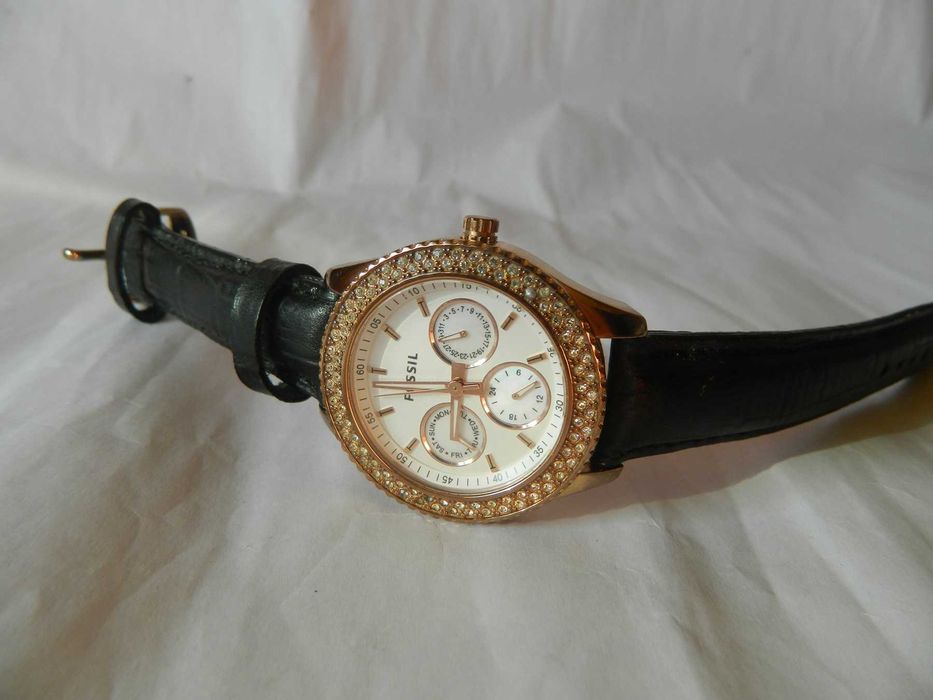 Ceas de dama FOSSIL multidate ,placaj auriu , otel, cod F1