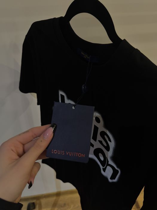 Louis Vuitton тенискка S и M