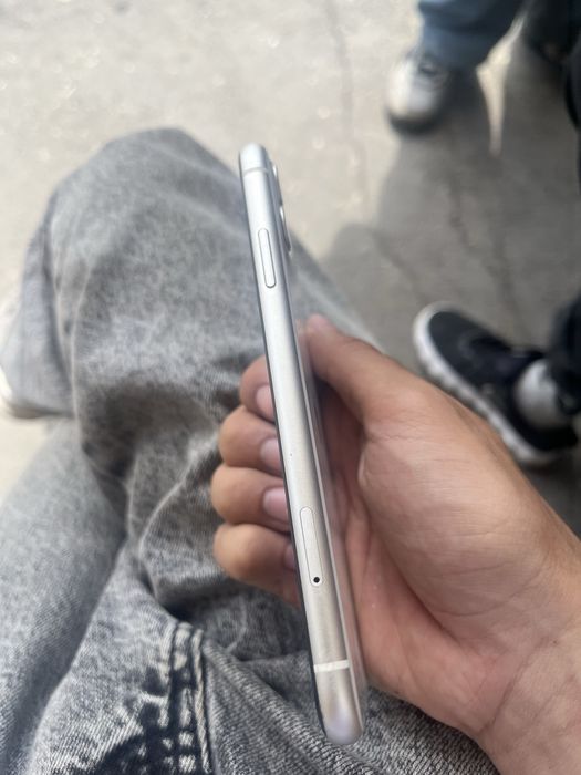 iPhone 11 White 64Gb