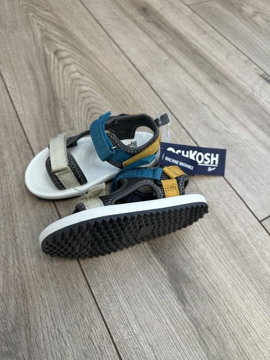 Продам сандали Carter’s