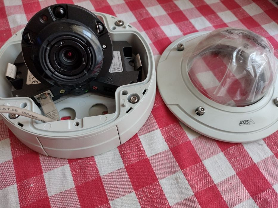 Cameră video IP Axis P3364-LVE