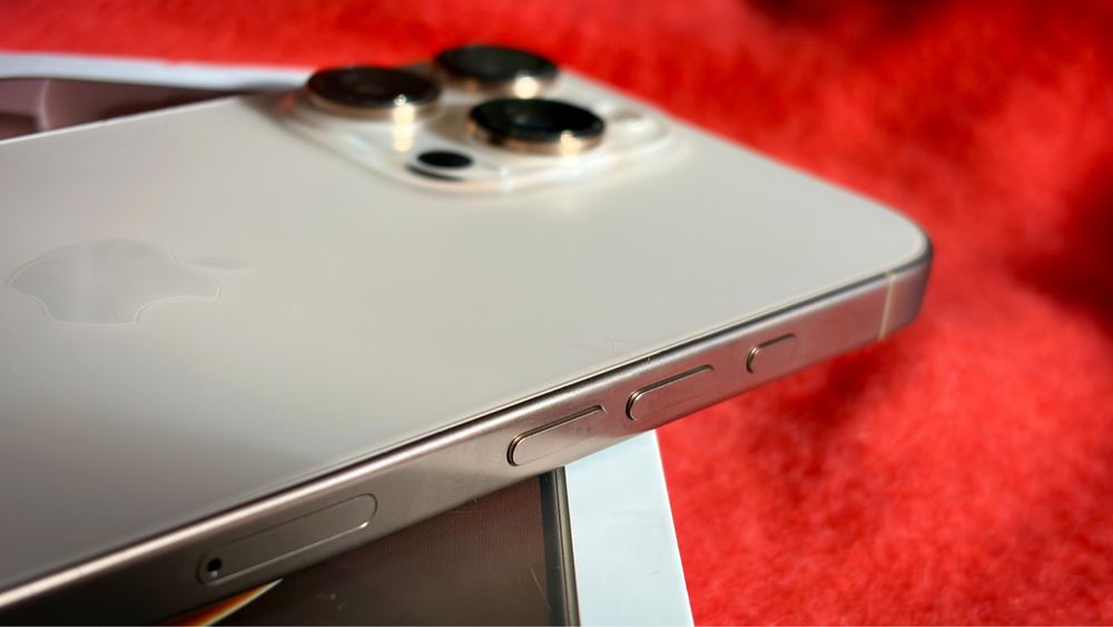 Vand Iphone 16 pro max, 256 GB, ca nou