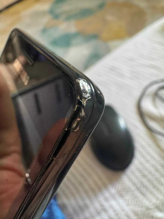 Telefon Samsung Galaxy S II GT-I9100, 16 GB, funcțional, cu husă