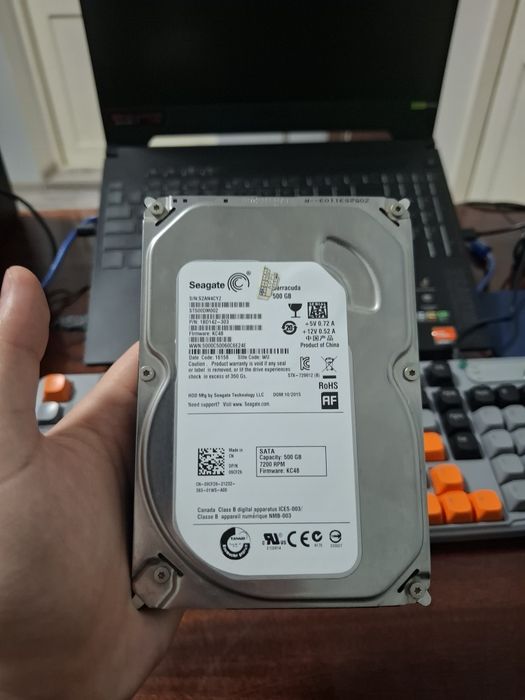 Продаются два жестких диска.