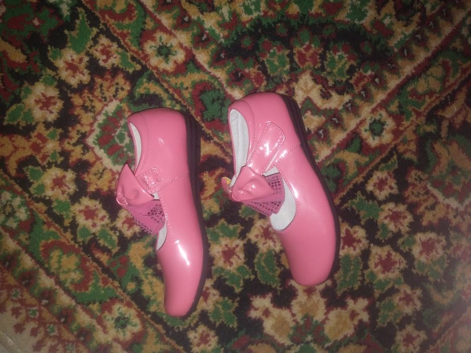 Продам новые туфли на девочку 29 размер!