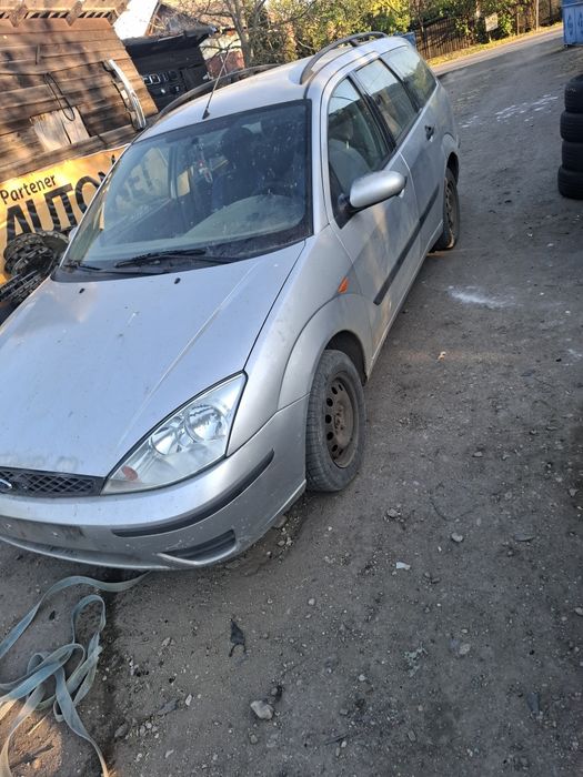 Vand  capota radiatoare faruri st dr grila fata ford focus 1 mot 1.8 diesel