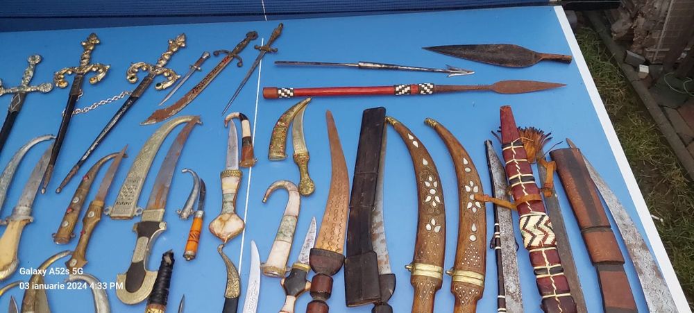 De vânzare cuțite vechi