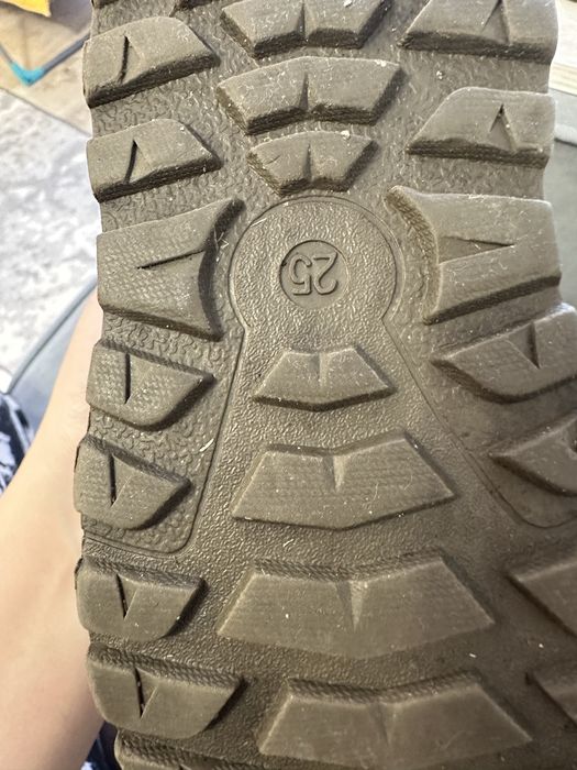 Зиние сапожки  на мальчика .25 р
