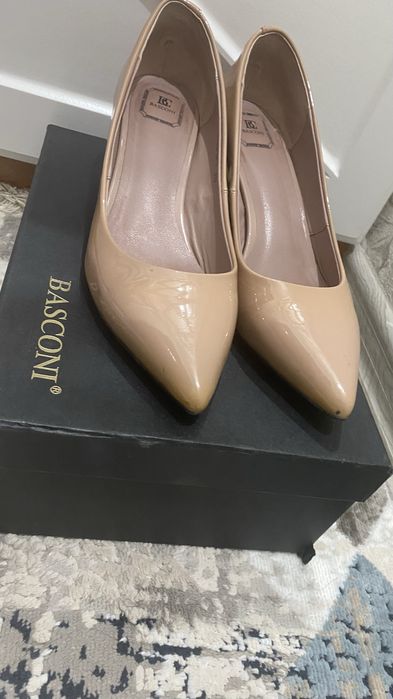 Туфли бежевые размер 37, Basconi
