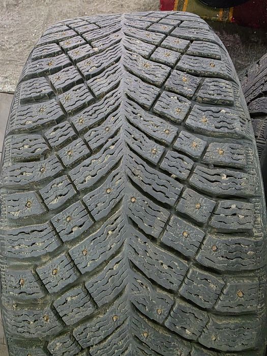 Michelin X-Ice North 4 255/50 R19