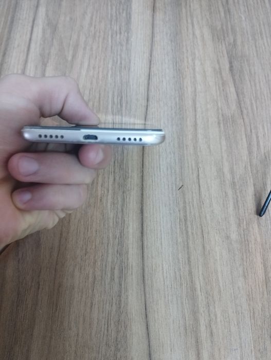 Redmi 5 plus 3/32 GB holati zoʻr