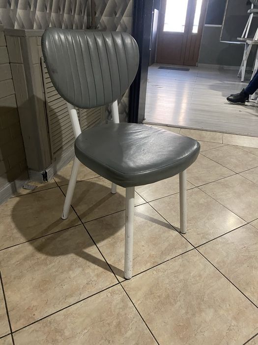 Табуретка стуля есть