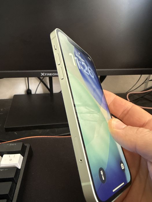 Продам iphone 12