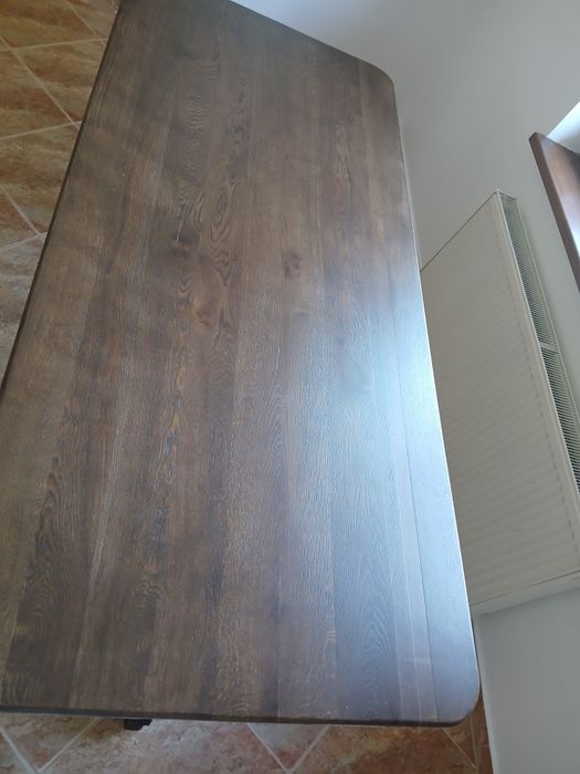 Vand masa de 8 persoane,2m lungime pe 0.90m latime,folosita,în stare foarte bună, foart trainică