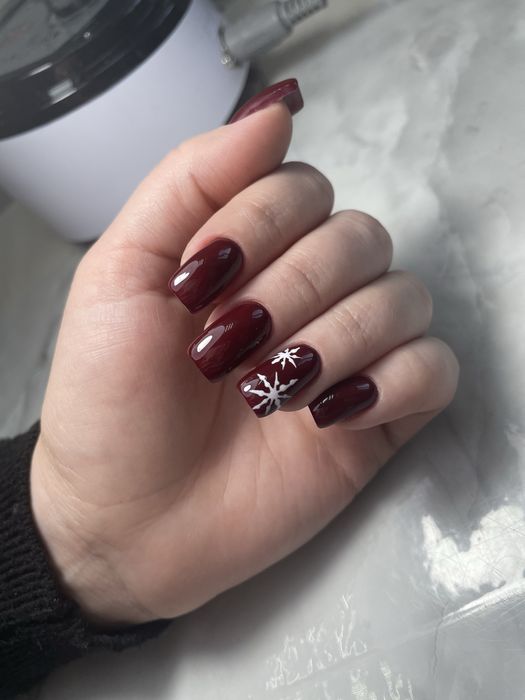 Маникюр, наращивание ногтей