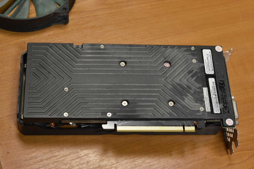 Почистване на лаптопи и персонални компютри . Смяна на термо пасти