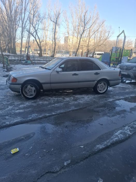 Авто мерс с200 2.0