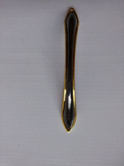 Дръжки за мебели