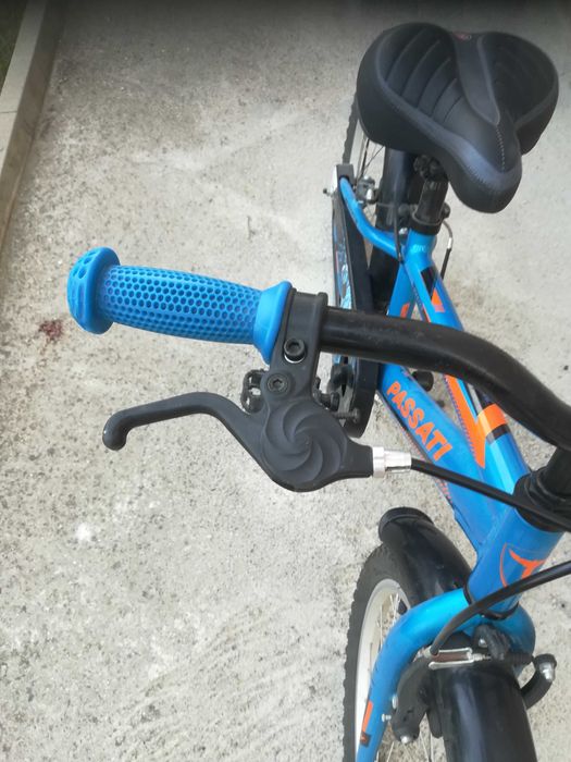 Продавам две детски колела 12 и 20 цола