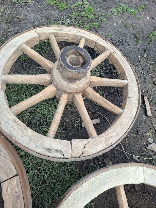 Roti rustice în stare foarte bună