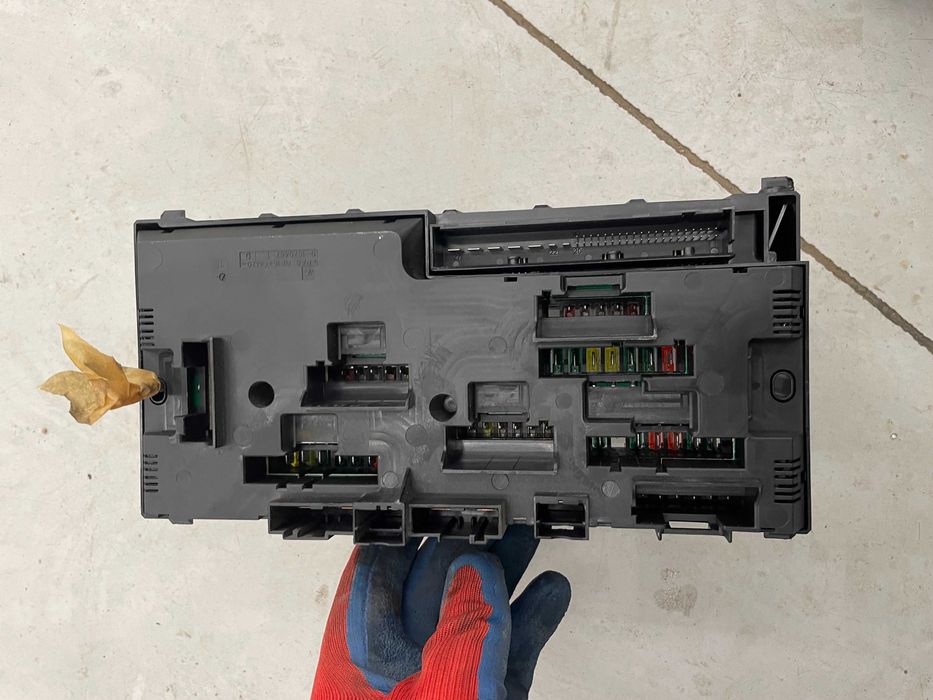 BMW F10 бошуниера табло бушони предно