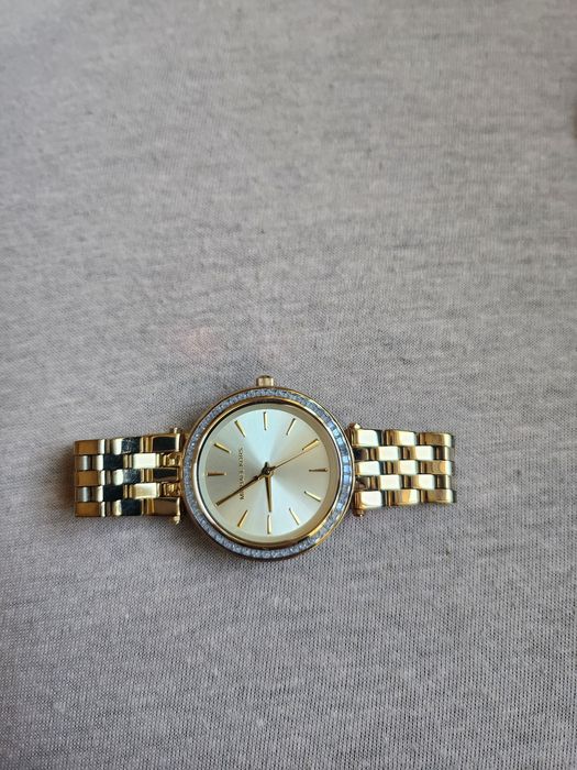 Лот от 5 оригинални часовника (Guess, Michael Kors, Folli Follie, Eterna)