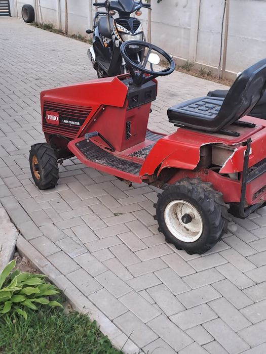 Tractoraș agricol