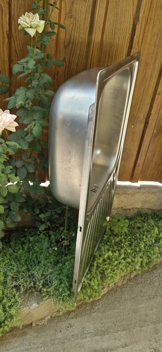 Металлическая раковина