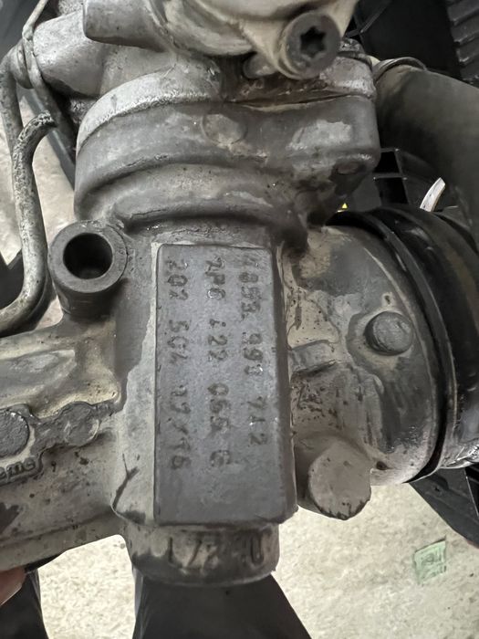 Кормилна рейка Таурег 2011-2016 година 3.0 tdi