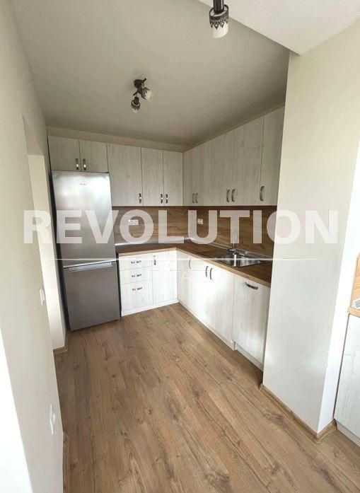 Дава се под наем Двустаен апартамент в Варна, Чайка - 80 кв.м за 747.66 € - Снимка #3