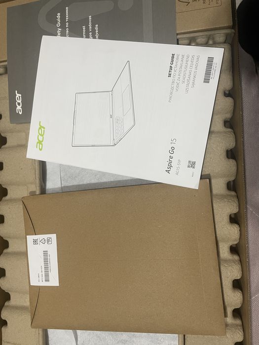 Продам ноутбук 300 тыс новый