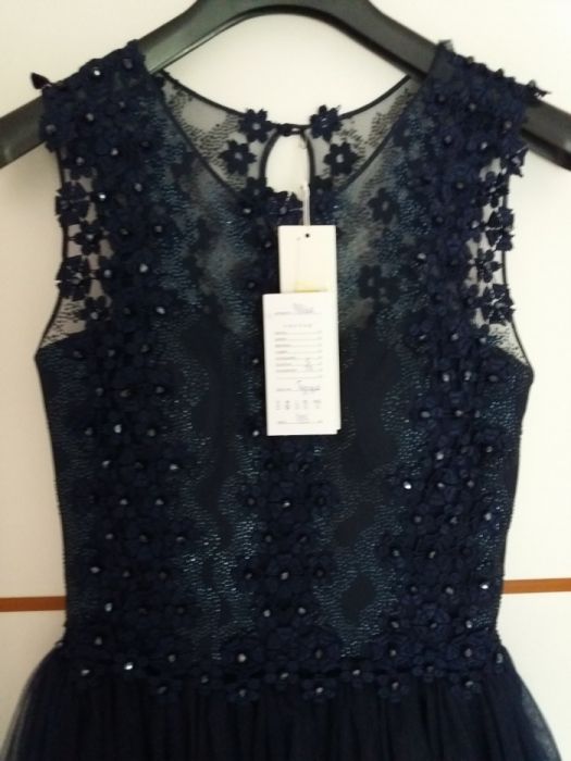 Официална рокля M размер