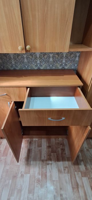 Продам навесной шкаф +комод