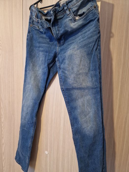 Blugi mărimea 40