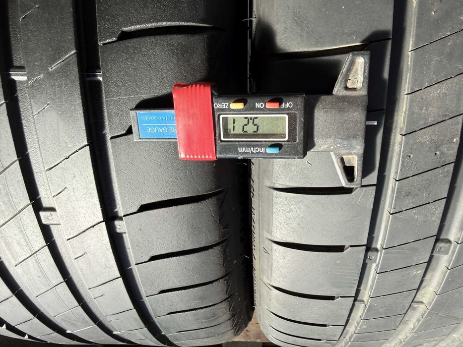 2x Anvelope Vara 235/35 R19 - Bridgestone Potenza S005 +