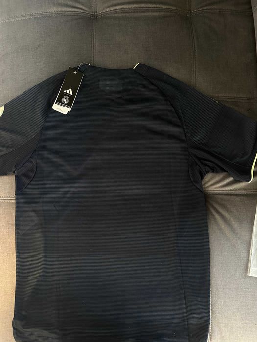 Оригинална Реал Мадрид Гост Тениска Сезон 2025/26