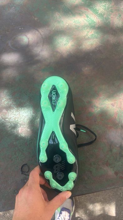 Футболни обувки New balance