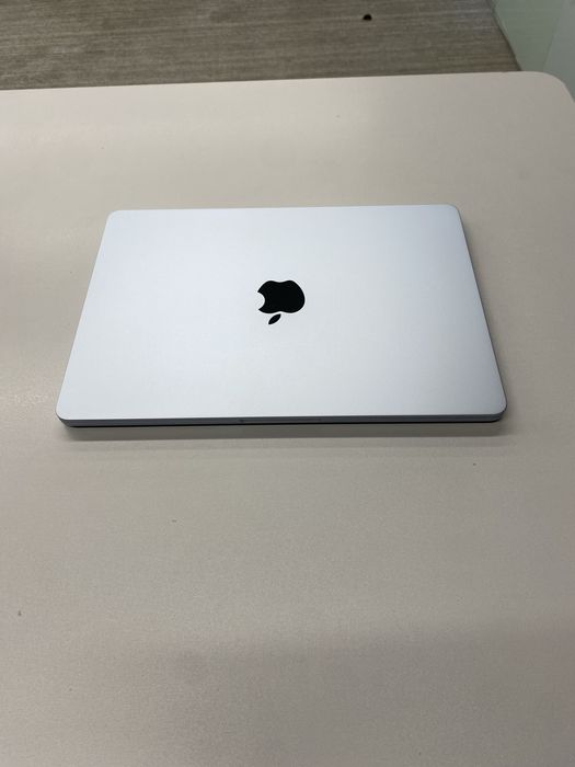 Macbook Air m4 16/256gb