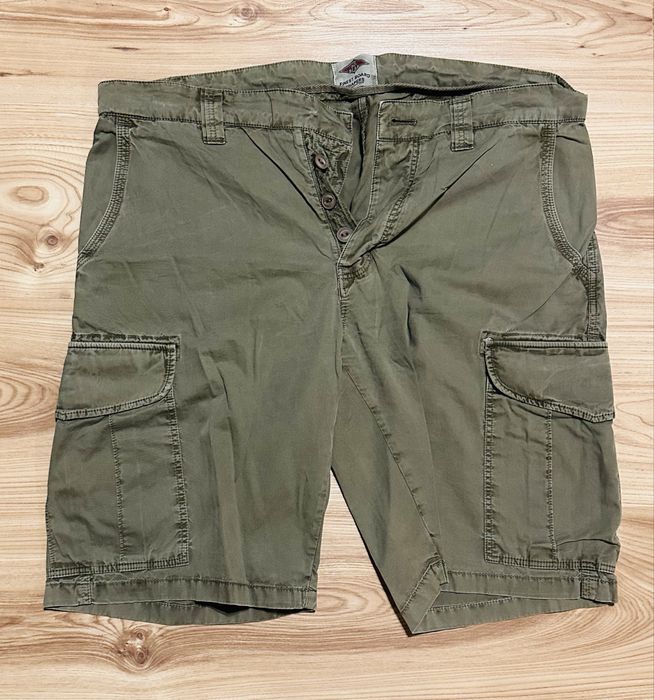 Hugo Boss,Finest Board,GURU,Scoth&Soda,Volcom,Scotch&Soda,Levis,Diesel,Colmar,Take Two,Enos jeans