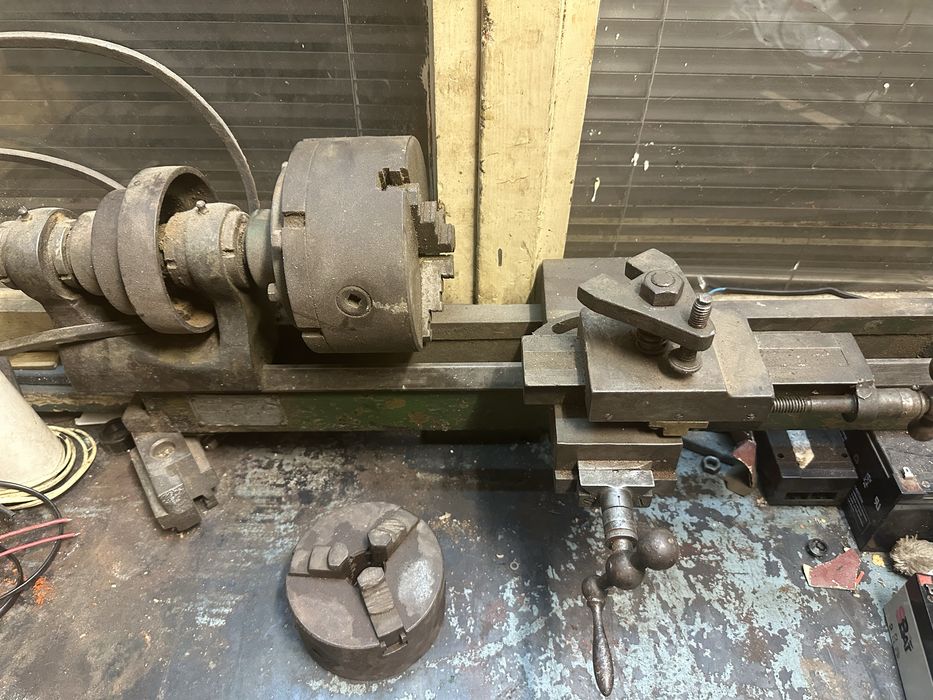 Продавам малък струг 80см