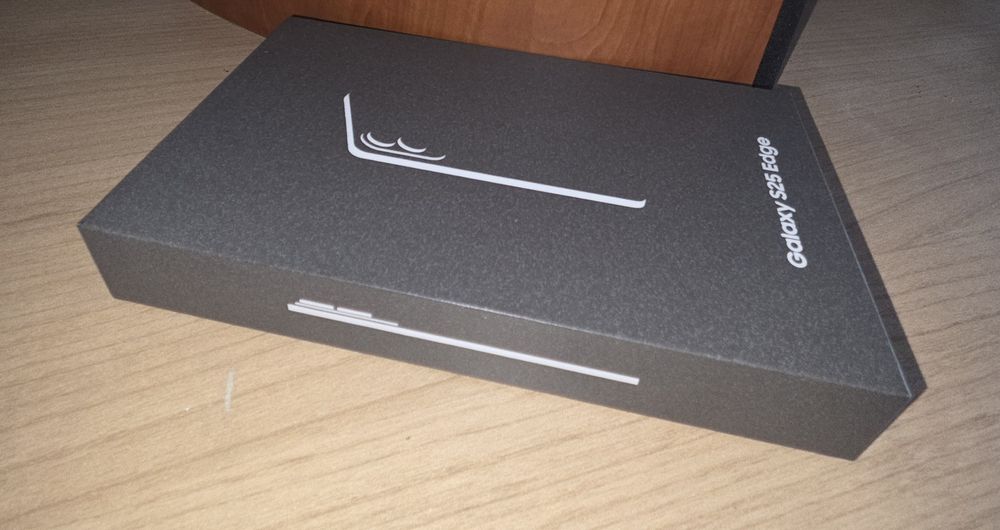 Чисто Нов 6.7' Samsung Galaxy 25 Edge 256GB 12GB RAM 2 г. гар-я Черен