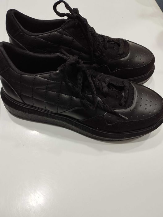 Кроссовки Турция 37 размер