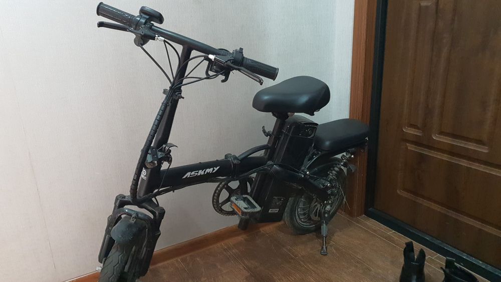 Электронный велосипед почти новый